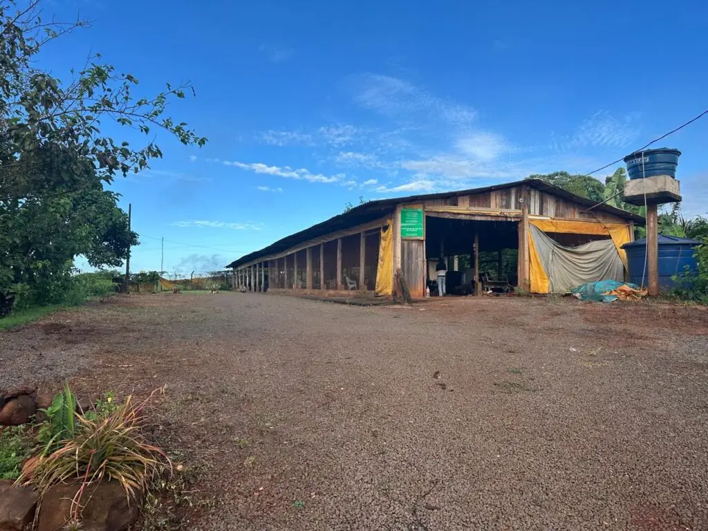 Foto do Barracão onde ocorrem as sessões